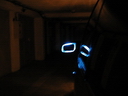 Detail podsvietenho zrkadla z vonku LP za tmy